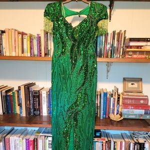 Alyce Design Flapper Girl style vintage beaded gown. Women's 6